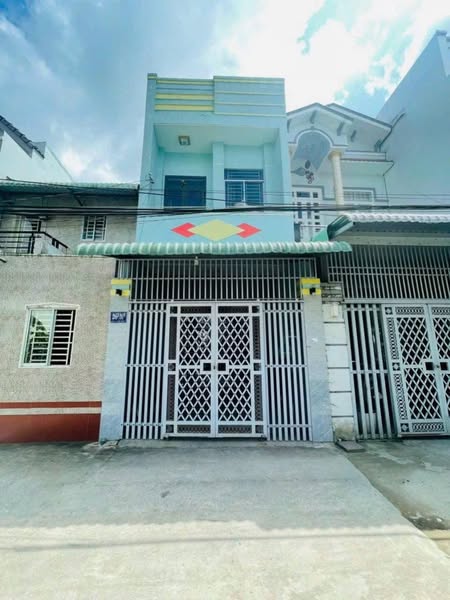 Cho thuê nhà 4 phòng ngủ gần ĐH Y Dược, lộ xe tải, chỉ 5tr/tháng