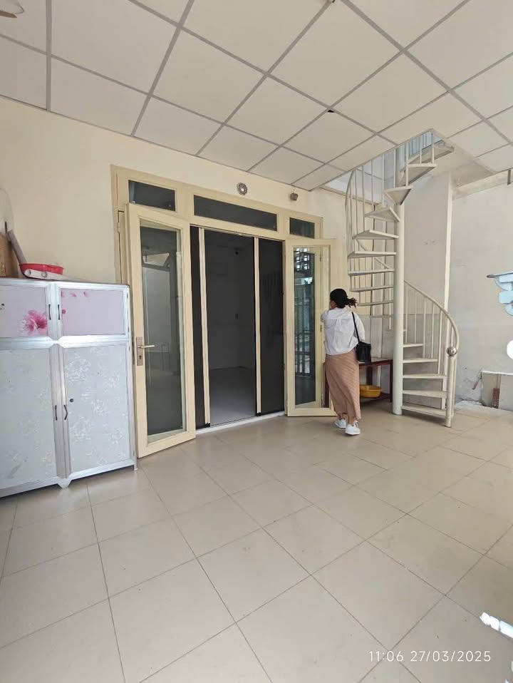 Cho thuê nhà 2 phòng ngủ, gác lửng, hẻm xe tải Tầm Vu, Cần Thơ