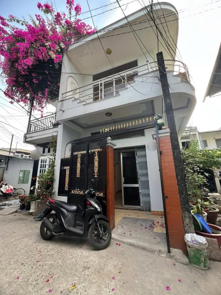 Cho thuê nhà trệt lầu hẻm Nguyễn Việt Hồng, 2 phòng ngủ, 5 triệu