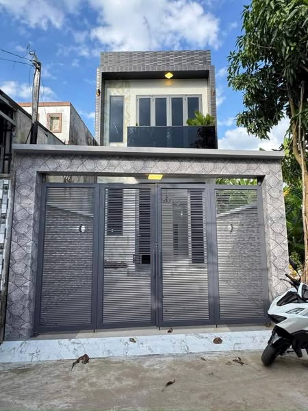 Nhà trệt lầu An Bình, Ninh Kiều: 3PN, sân ô tô, giá 2.92 tỷ