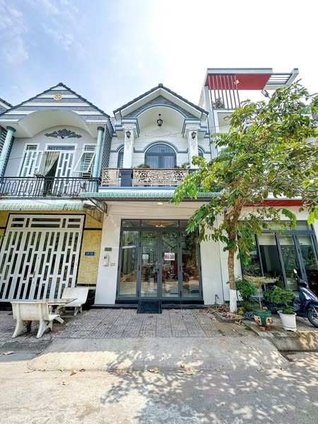 Nhà trệt lầu KDC Tây Đô, Cái Răng: Full nội thất, giá 3.5 tỷ