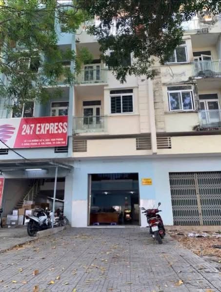 Nhà 1 trệt 2 lầu đường Lê Trọng Tấn, KDC Công An, giá 8.5 tỷ