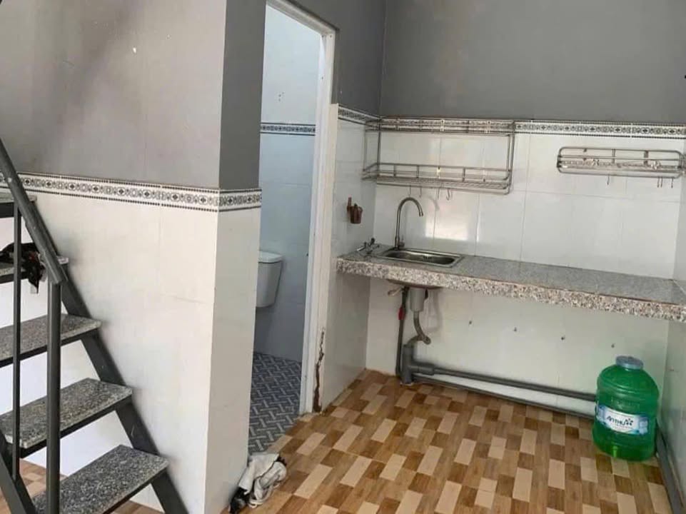 Nhà mini KDC Hưng Phú 1: Trệt lầu, lộ ô tô, chỉ 2,6 triệu/tháng