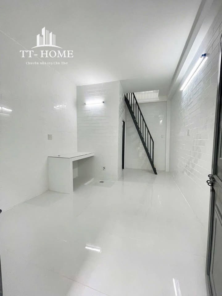 Phòng trọ 1 trệt 1 lầu KDC Thạnh Mỹ, gần ĐH Tây Đô, máy lạnh