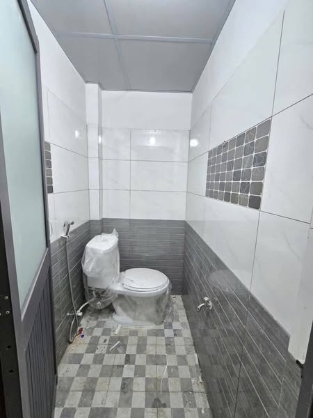 Trọ 1.9 triệu gần ĐH Nam Cần Thơ, máy lạnh, gác, lộ ô tô