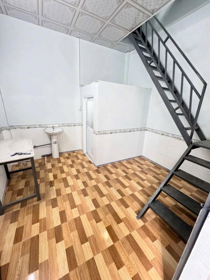 Trọ Nguyễn Văn Trường, 2tr/tháng, máy lạnh, gần ĐH FPT, Nam Cần Thơ