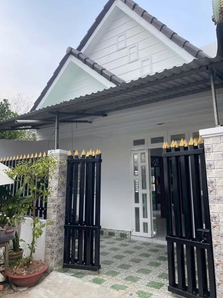 Cần Thơ: Nhà rộng 130m2, ô tô đỗ cửa, gần ĐHCT, giá chỉ 2 tỷ xx